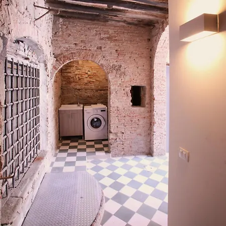 Casa Gino Belfioreguesthouses * Pontedera
